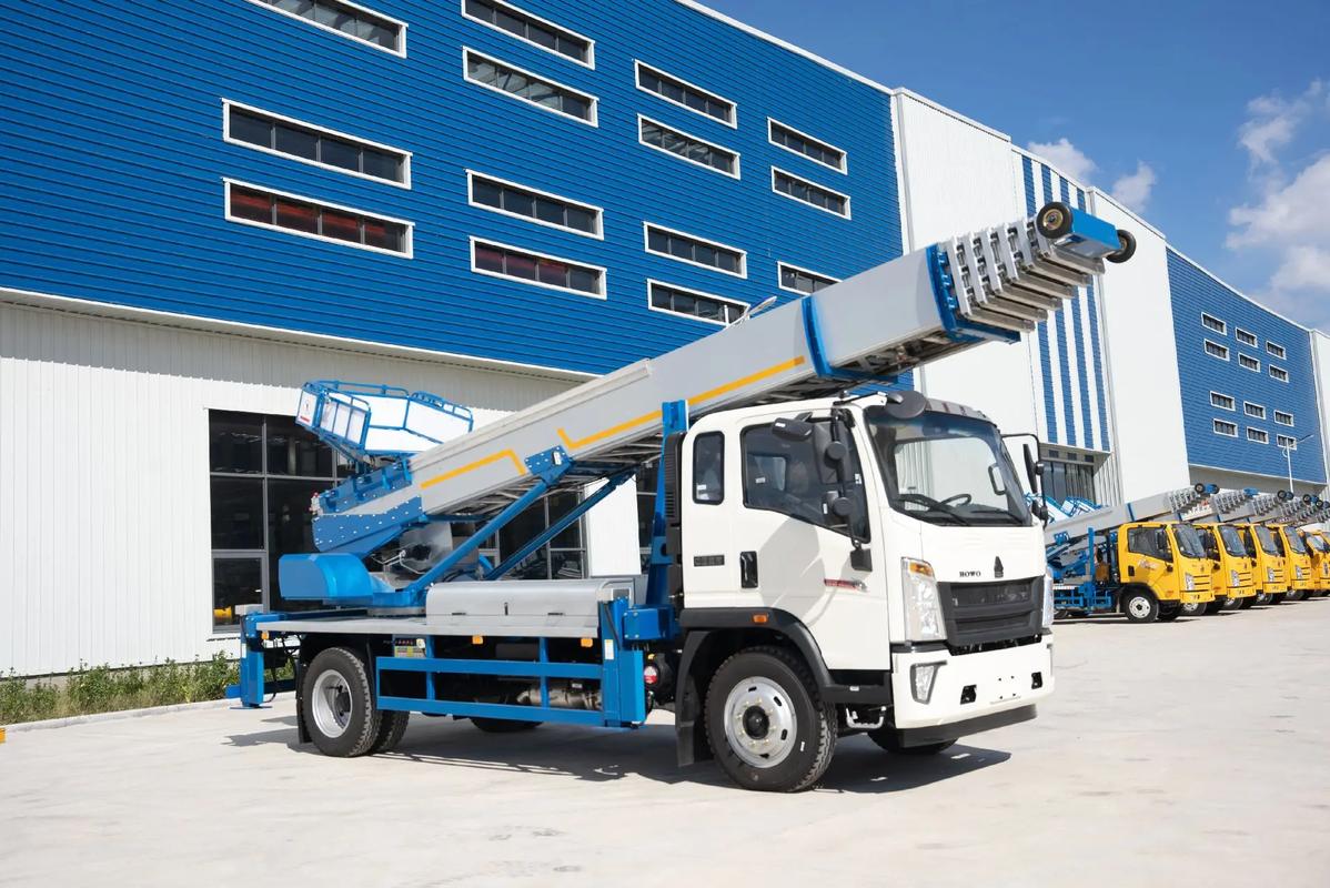 上蔡出租云梯车高空作业车 建筑垃圾搬运